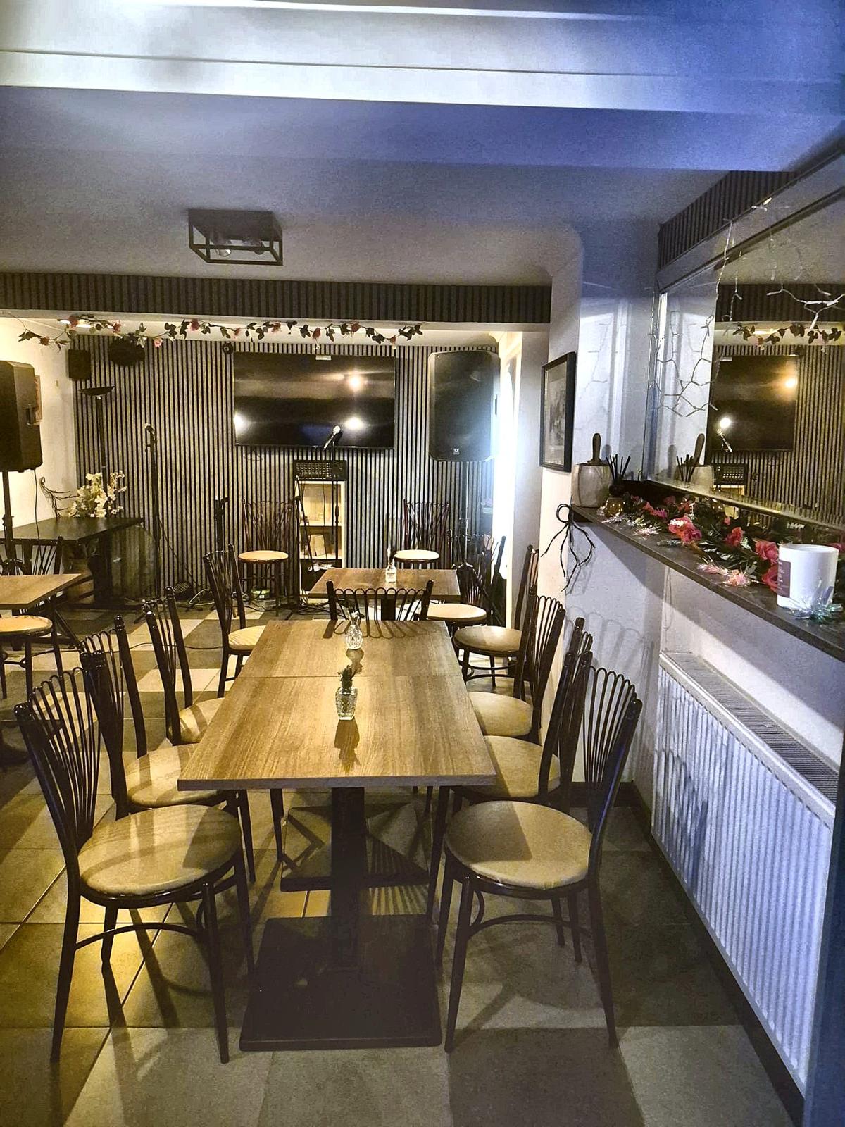 Restaurant ambiance